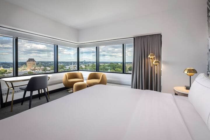 Room 11 of 76