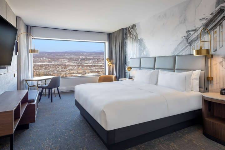 Room 20 of 76
